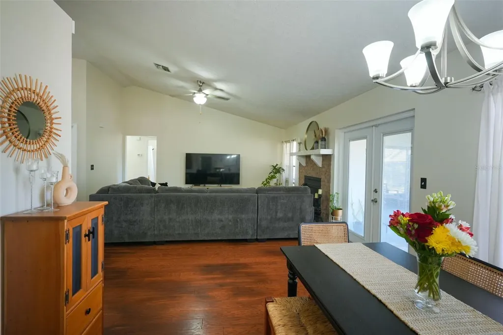 4136 Spring Way Circle Valrico FL 33596