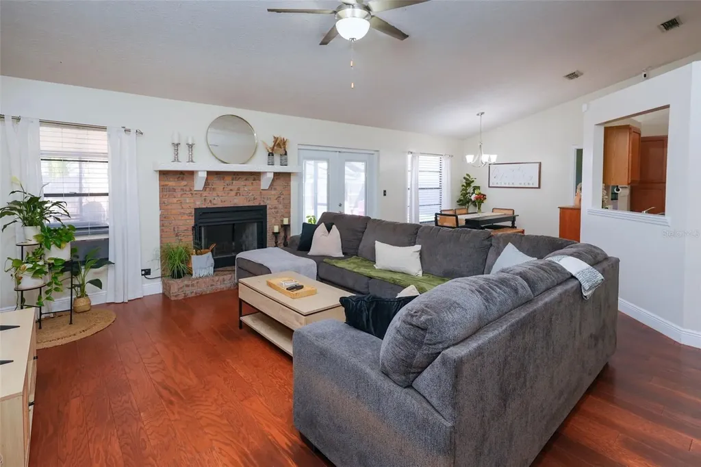 4136 Spring Way Circle Valrico FL 33596