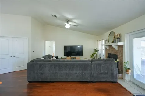 4136 Spring Way Circle Valrico FL 33596