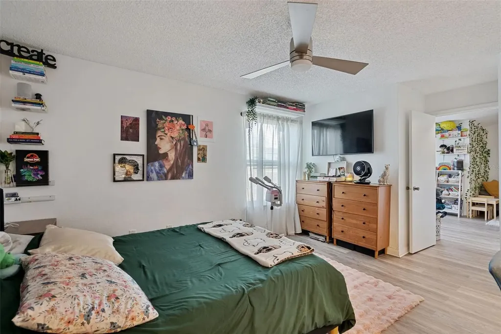 4642 Commander Drive Orlando FL 32822