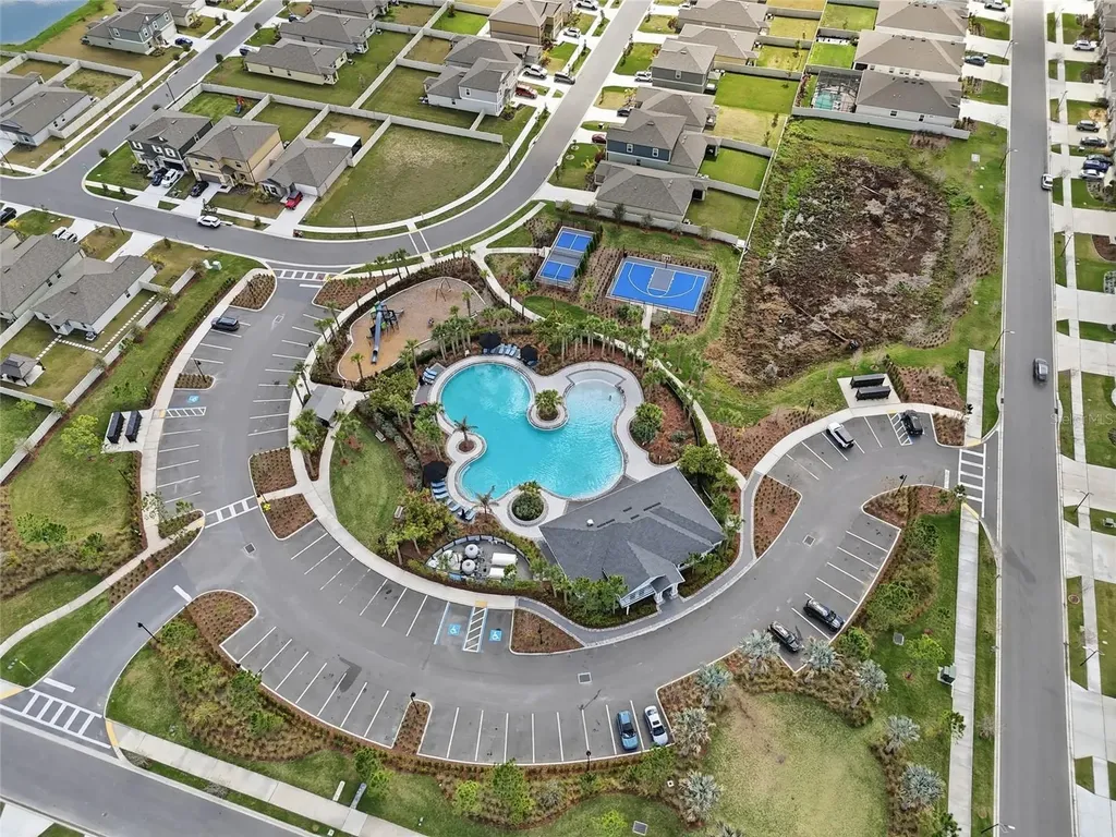 1516 Tropical Oasis Avenue Plant City FL 33565