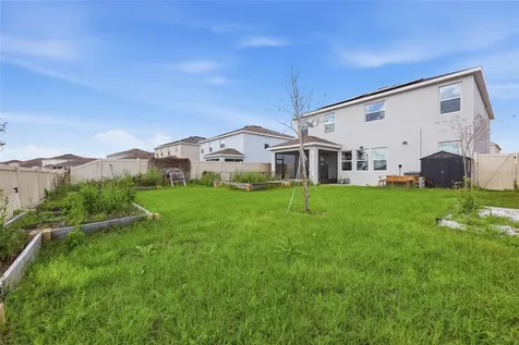 1516 Tropical Oasis Avenue Plant City FL 33565