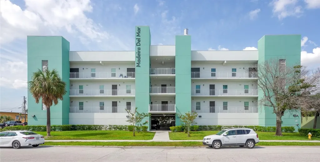 15305 1st Street E Madeira Beach FL 33708