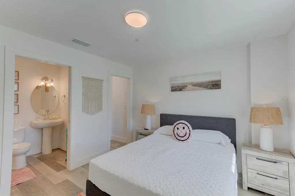 15305 1st Street E Madeira Beach FL 33708