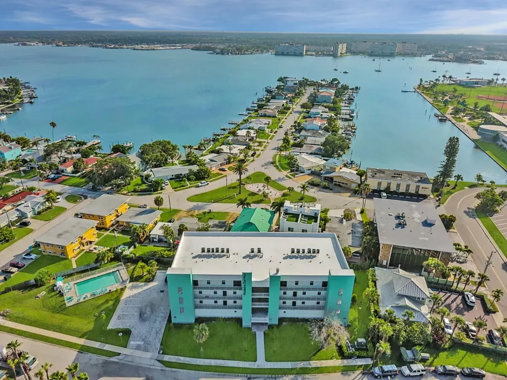 15305 1st Street E Madeira Beach FL 33708