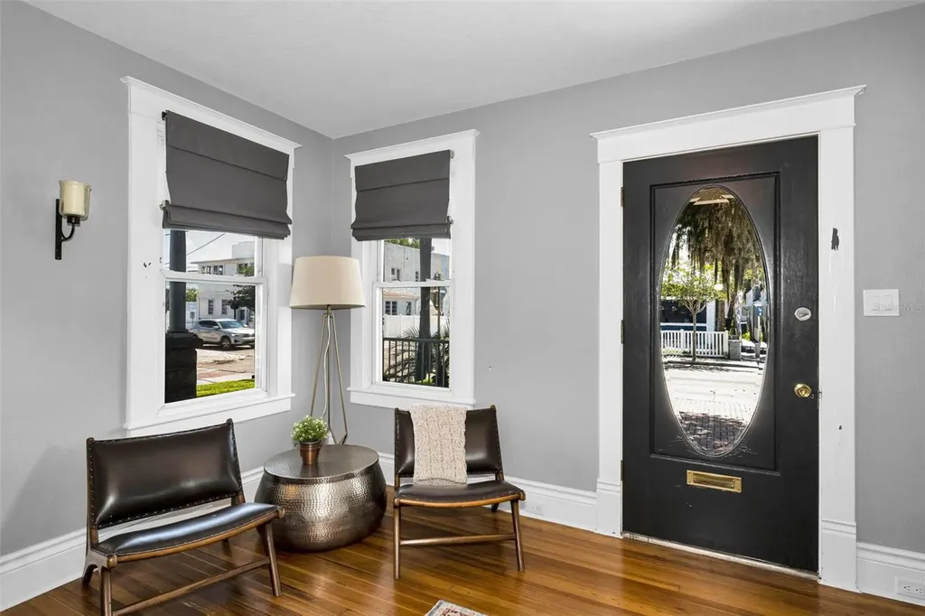 133 N Pinellas Avenue Tarpon Springs FL 34689