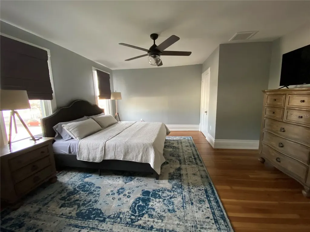 133 N Pinellas Avenue Tarpon Springs FL 34689