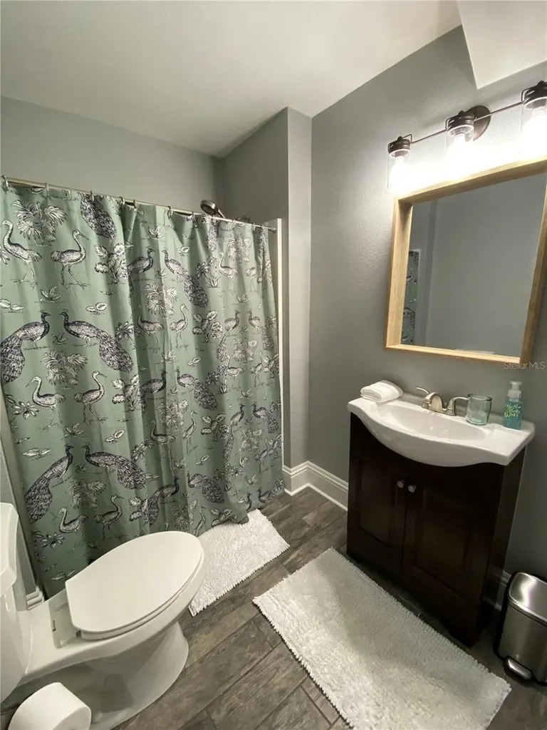 133 N Pinellas Avenue Tarpon Springs FL 34689