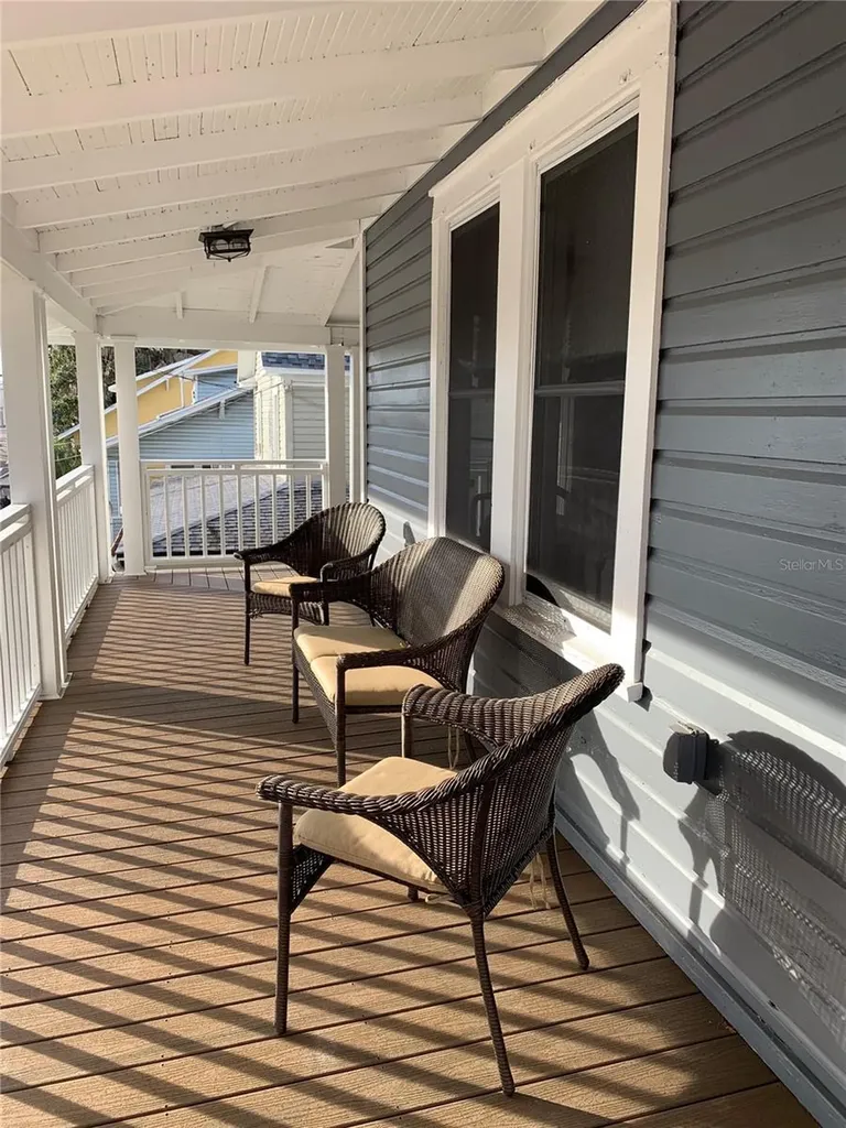 133 N Pinellas Avenue Tarpon Springs FL 34689