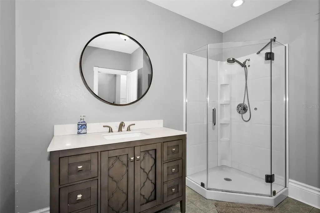 133 N Pinellas Avenue Tarpon Springs FL 34689