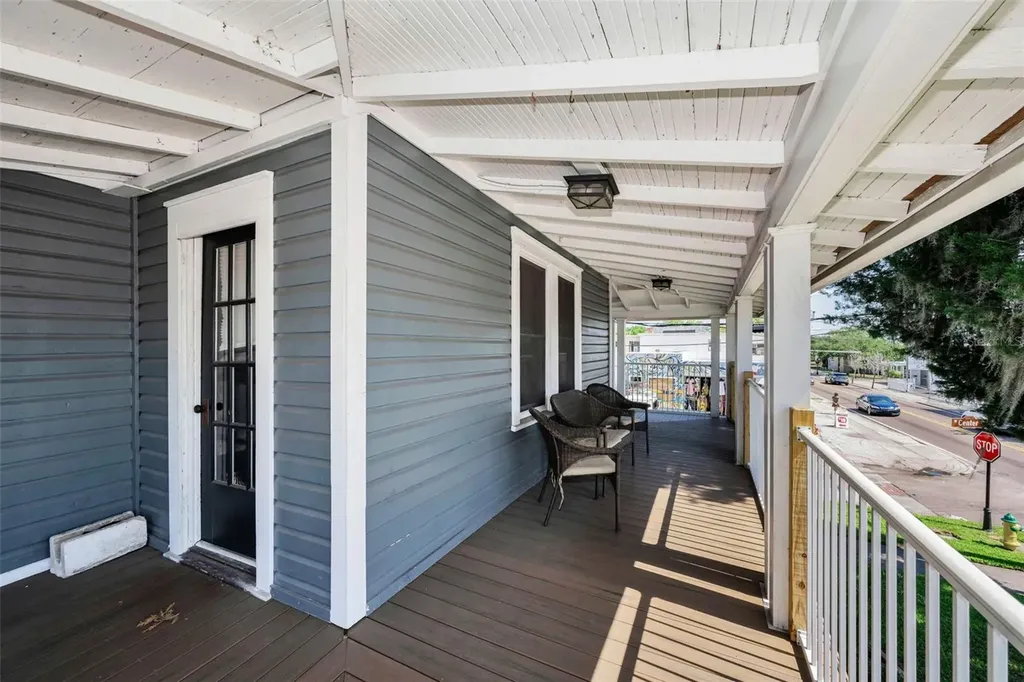 133 N Pinellas Avenue Tarpon Springs FL 34689