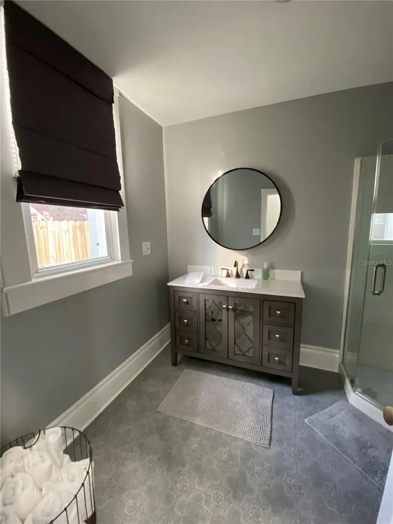 133 N Pinellas Avenue Tarpon Springs FL 34689