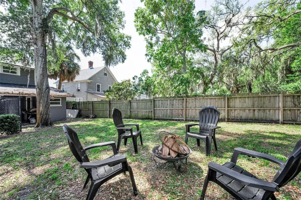 133 N Pinellas Avenue Tarpon Springs FL 34689