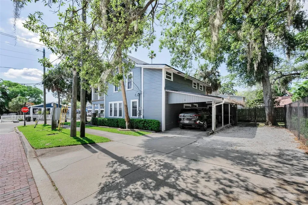 133 N Pinellas Avenue Tarpon Springs FL 34689
