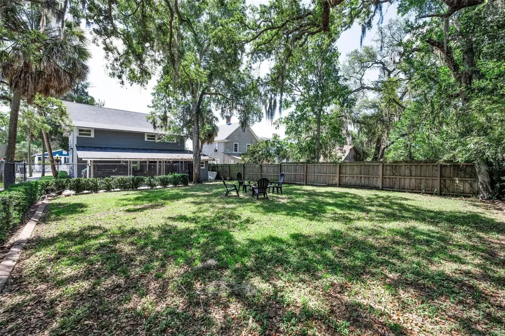 133 N Pinellas Avenue Tarpon Springs FL 34689