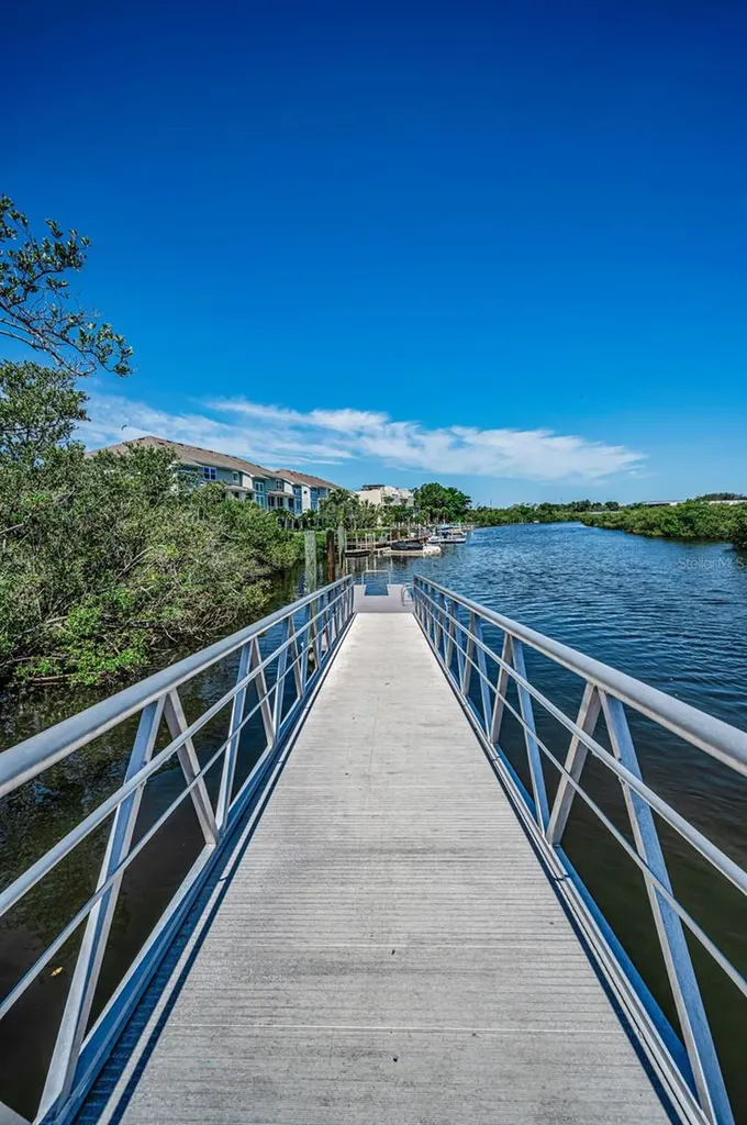 133 N Pinellas Avenue Tarpon Springs FL 34689