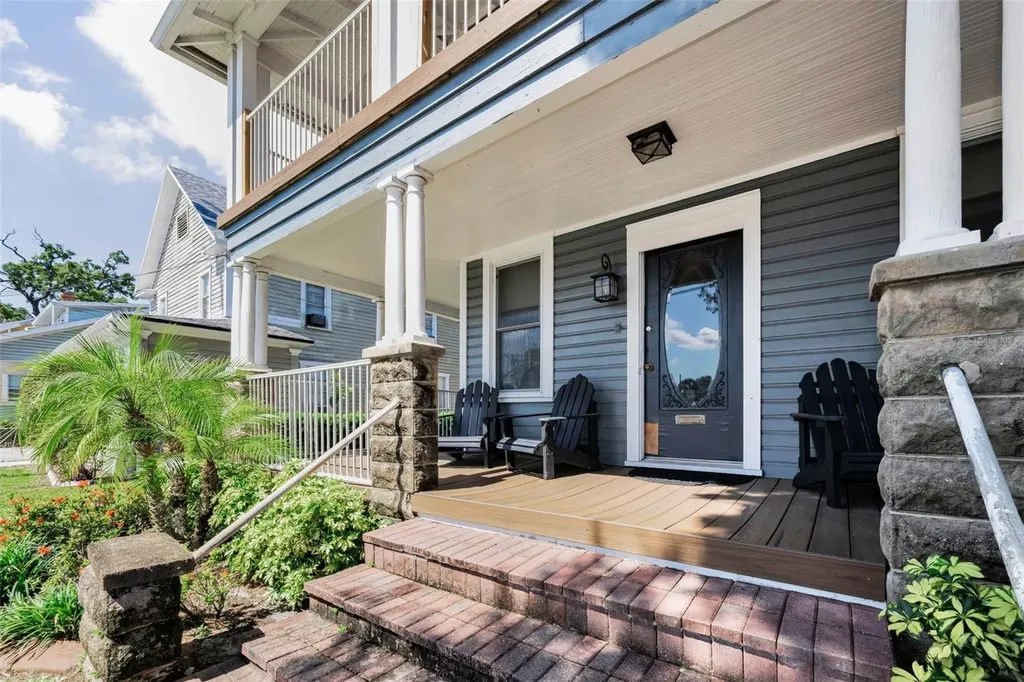133 N Pinellas Avenue Tarpon Springs FL 34689