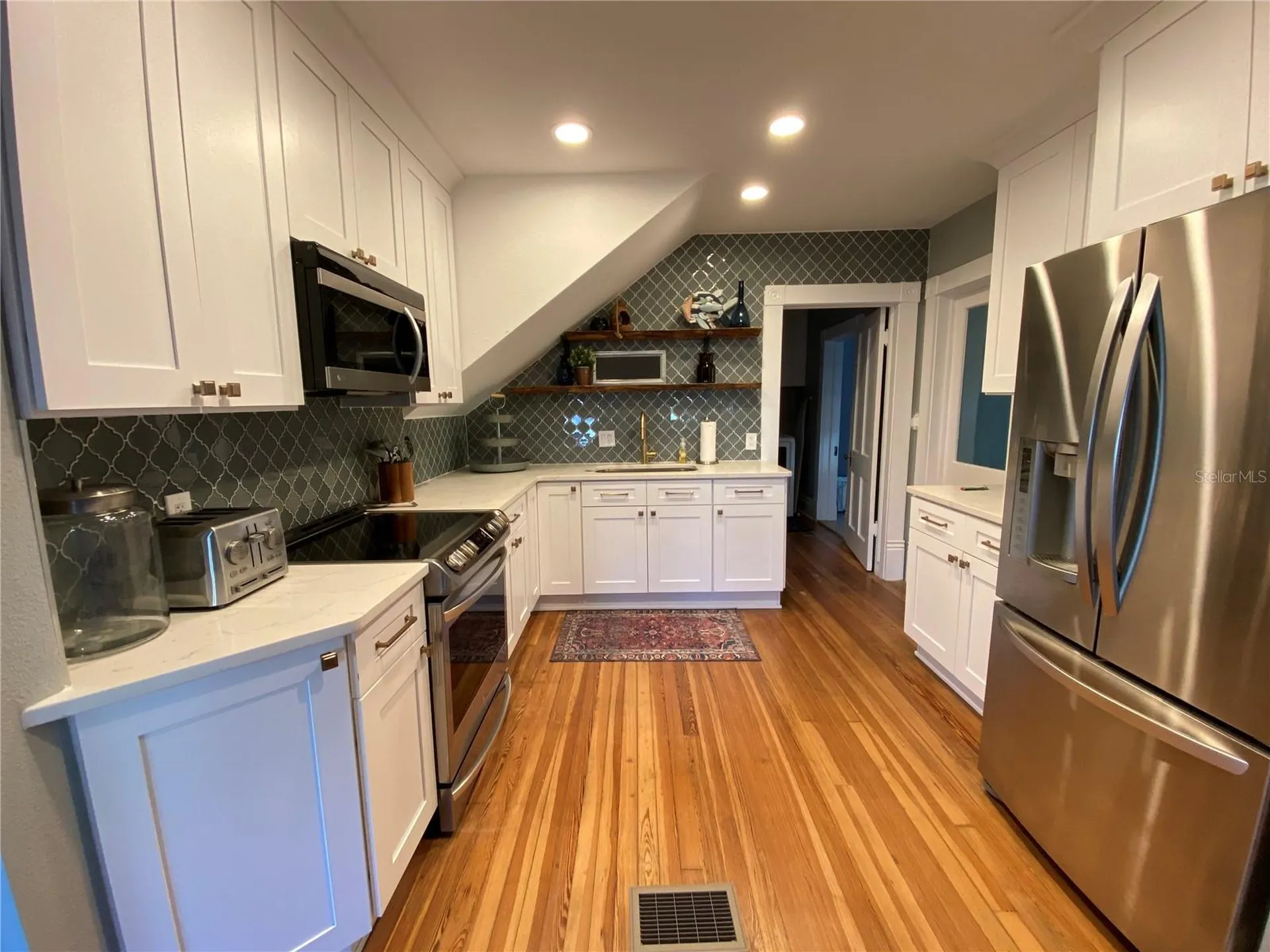 133 N Pinellas Avenue Tarpon Springs FL 34689