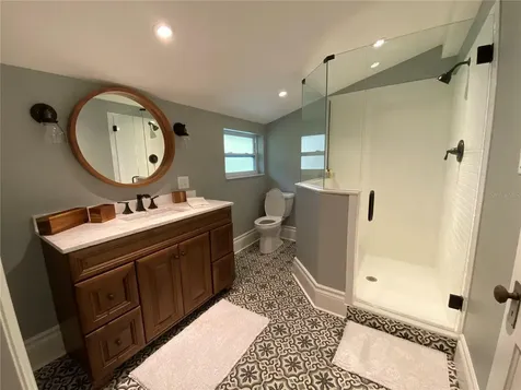133 N Pinellas Avenue Tarpon Springs FL 34689