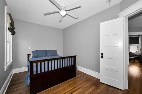 133 N Pinellas Avenue Tarpon Springs FL 34689