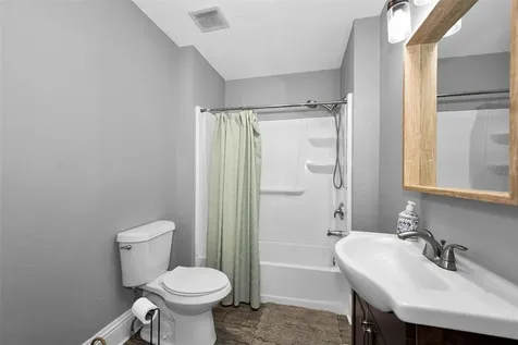 133 N Pinellas Avenue Tarpon Springs FL 34689