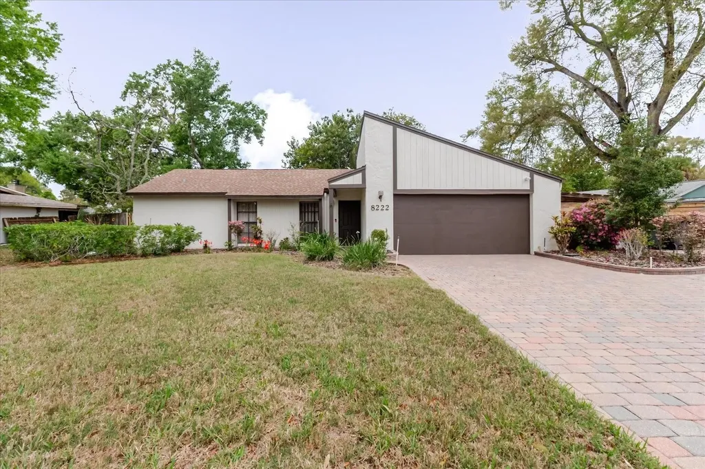 8222 La Serena Drive Tampa FL 33614