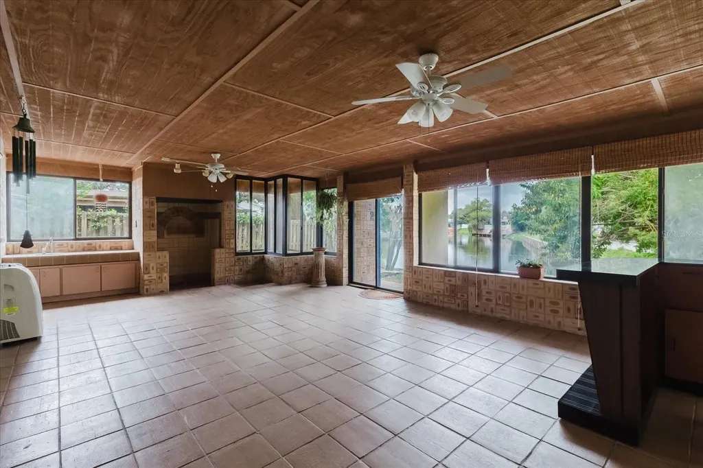 8222 La Serena Drive Tampa FL 33614