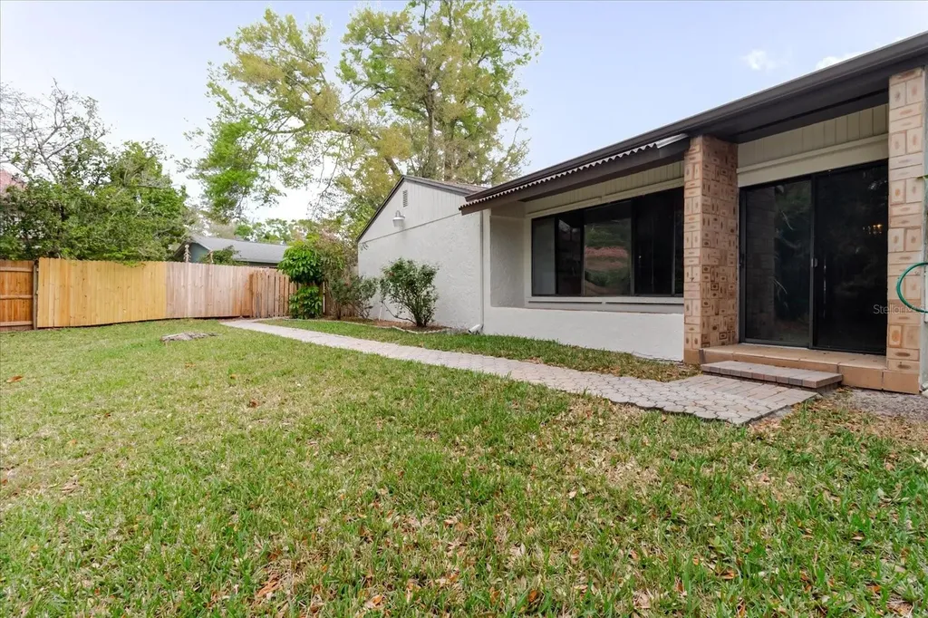 8222 La Serena Drive Tampa FL 33614