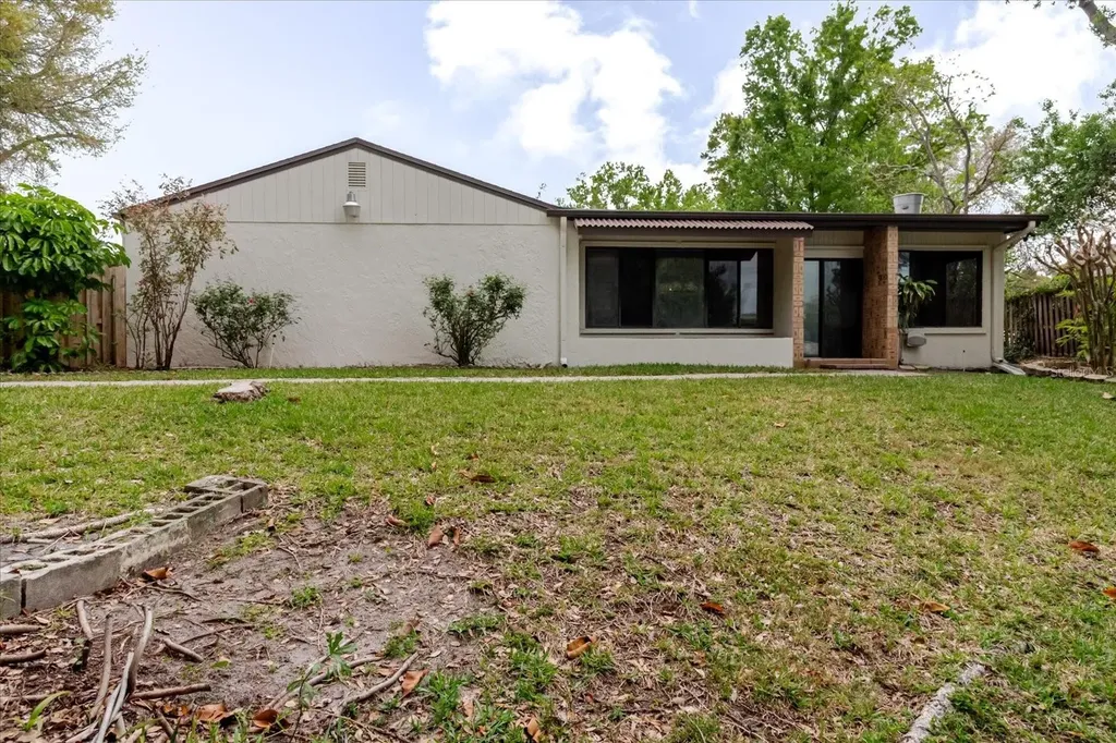 8222 La Serena Drive Tampa FL 33614