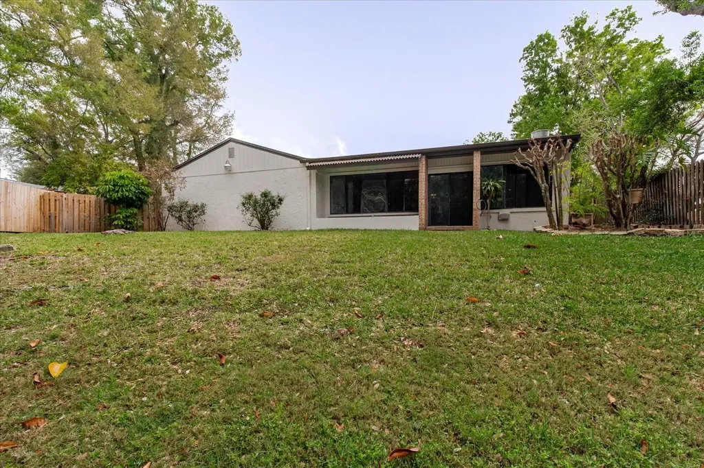 8222 La Serena Drive Tampa FL 33614