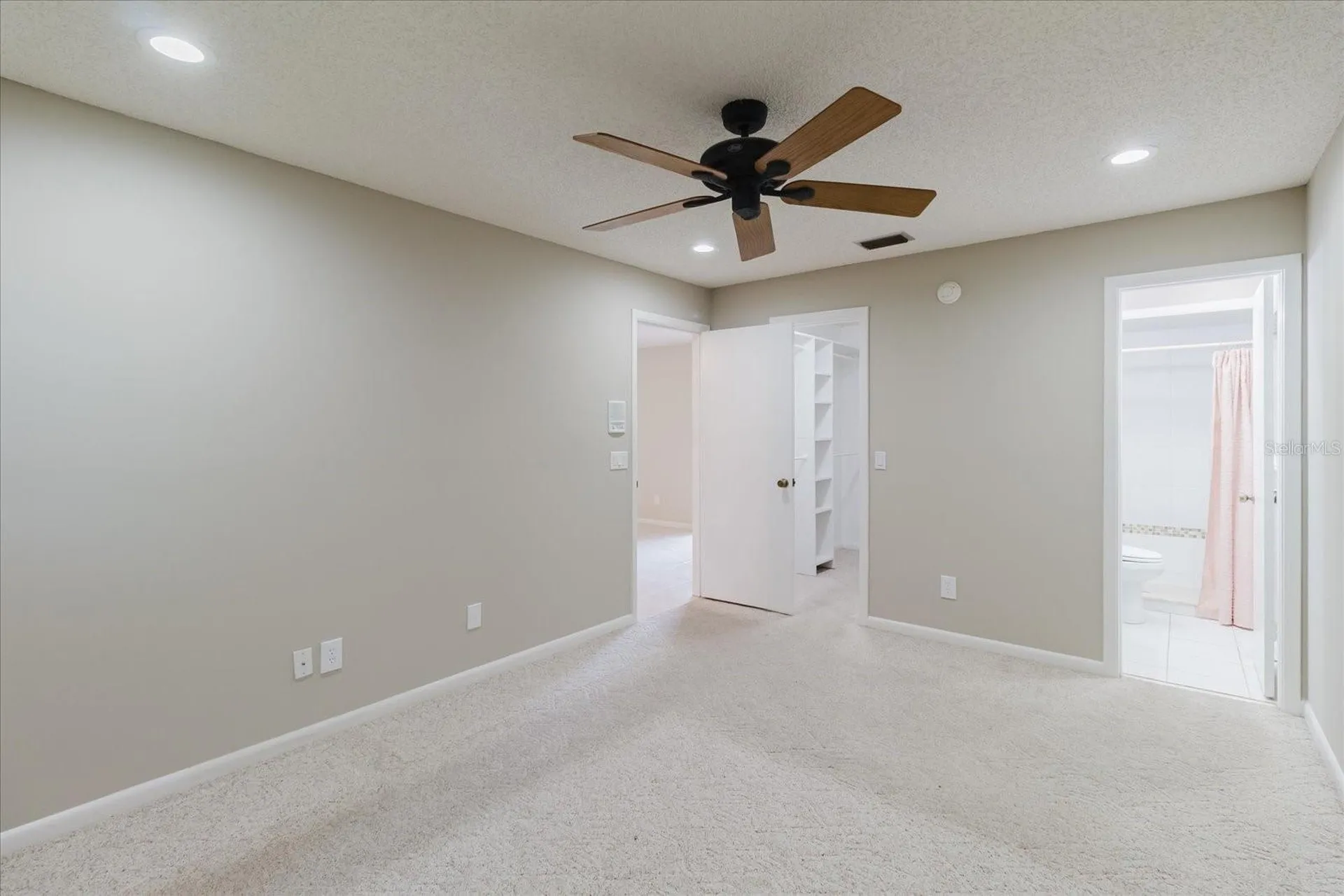 8222 La Serena Drive Tampa FL 33614