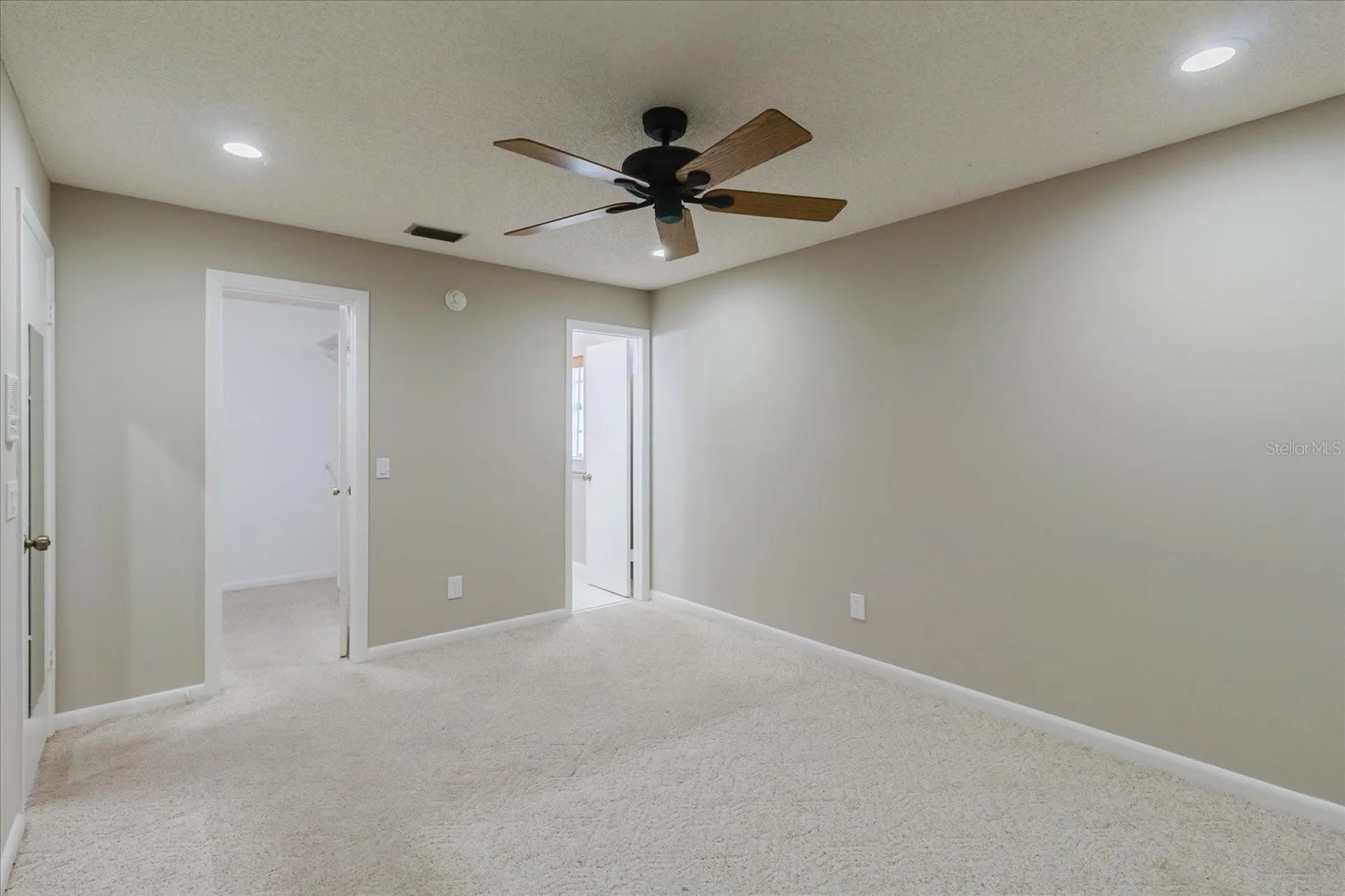 8222 La Serena Drive Tampa FL 33614