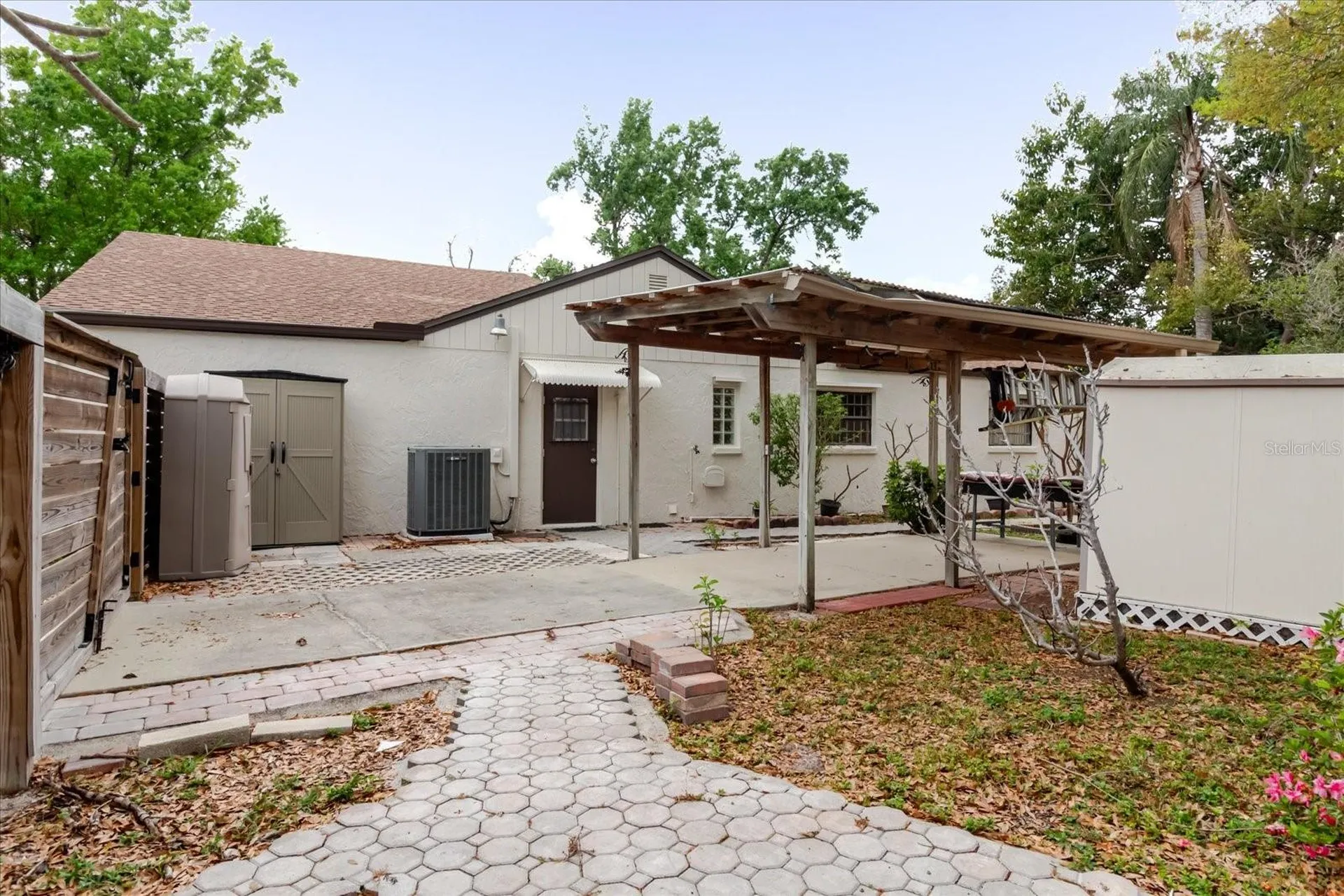 8222 La Serena Drive Tampa FL 33614