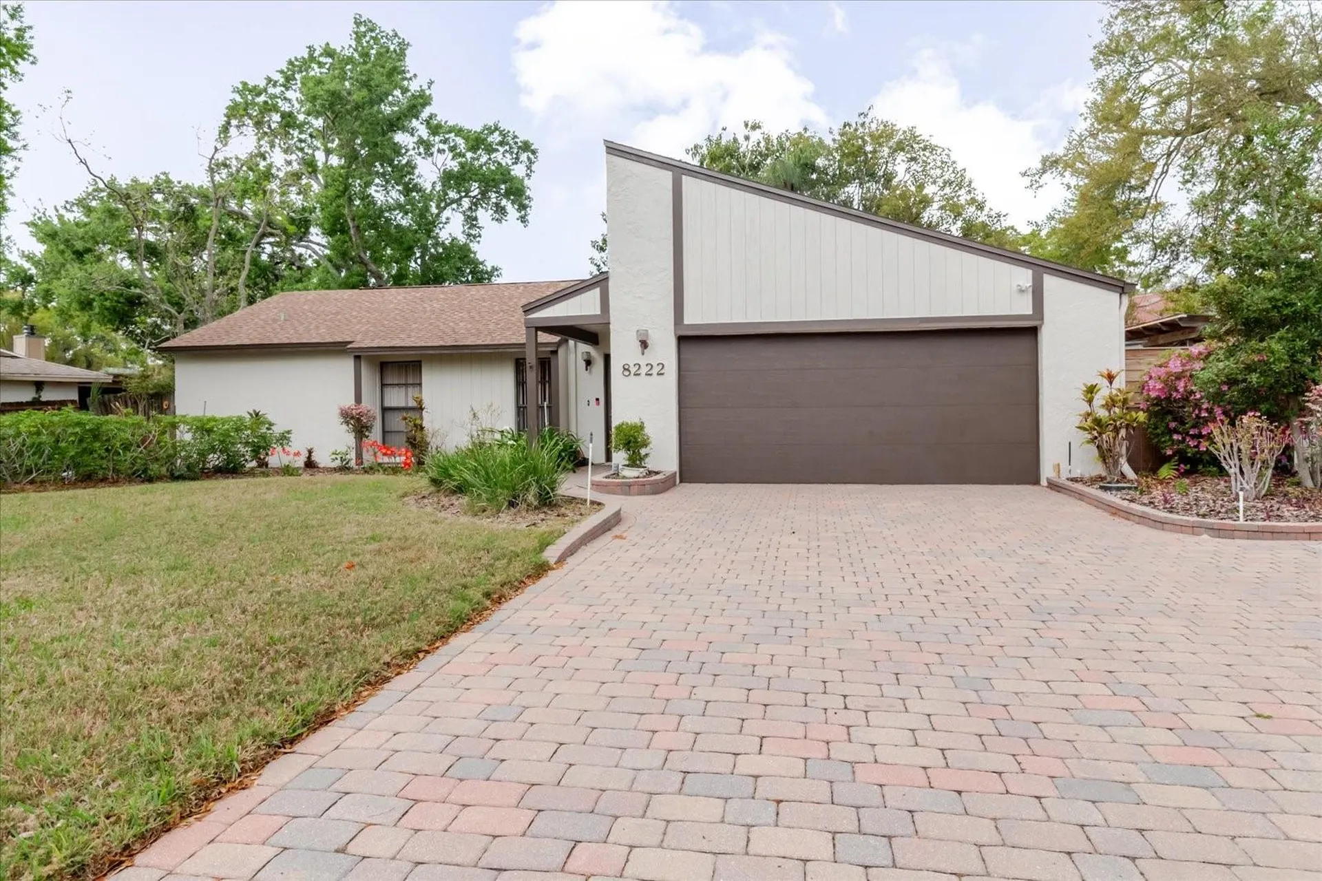 8222 La Serena Drive Tampa FL 33614