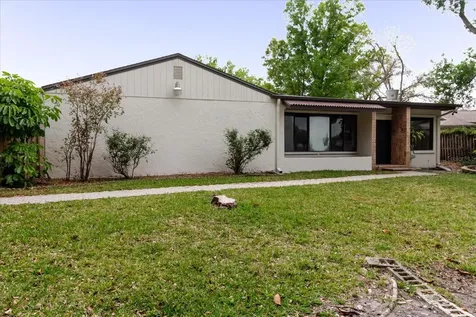 8222 La Serena Drive Tampa FL 33614