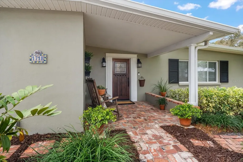 1718 Meredith Lane Belleair FL 33756