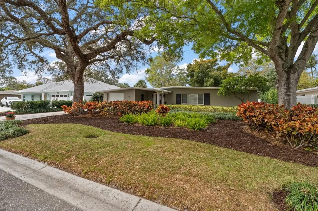 1718 Meredith Lane Belleair FL 33756
