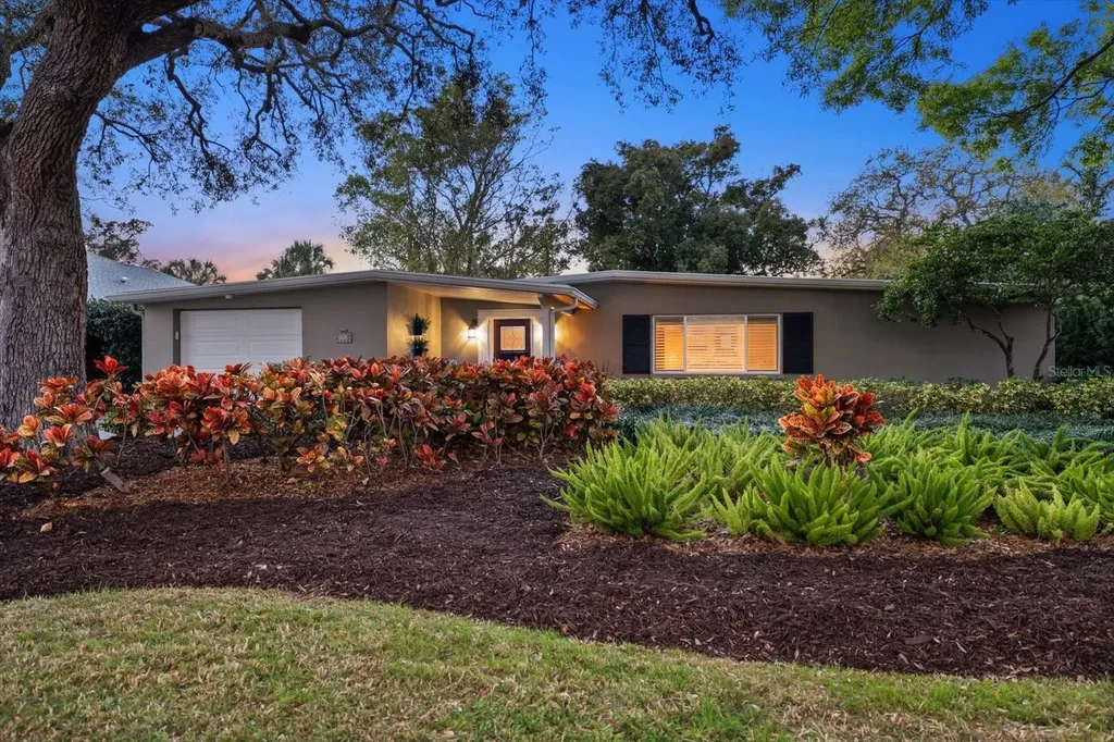 1718 Meredith Lane Belleair FL 33756
