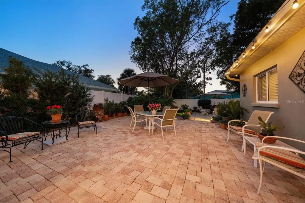 1718 Meredith Lane Belleair FL 33756