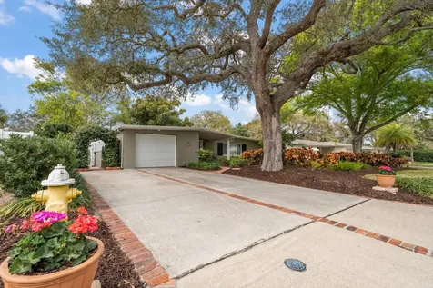 1718 Meredith Lane Belleair FL 33756