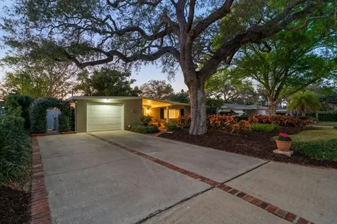 1718 Meredith Lane Belleair FL 33756