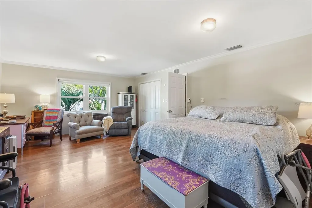 155 6th Street NE Largo FL 33770