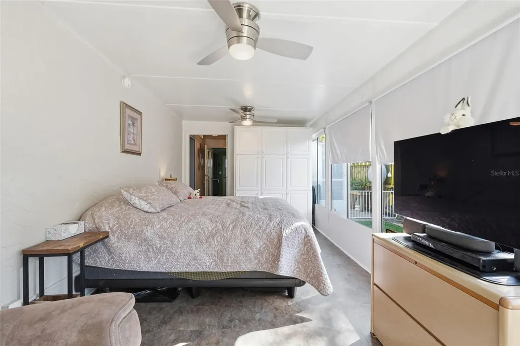 155 6th Street NE Largo FL 33770