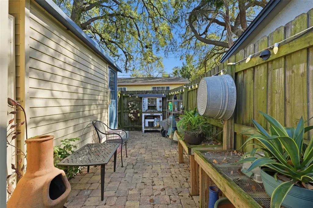 155 6th Street NE Largo FL 33770