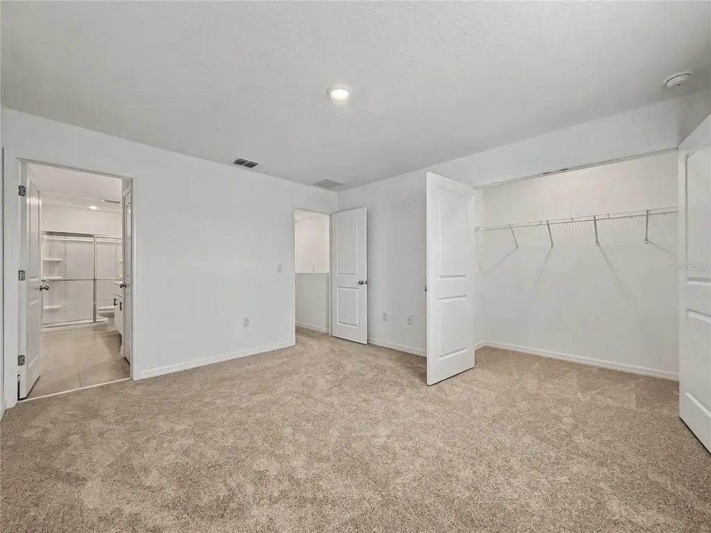 2949 Skyline Loop Kissimmee FL 34758