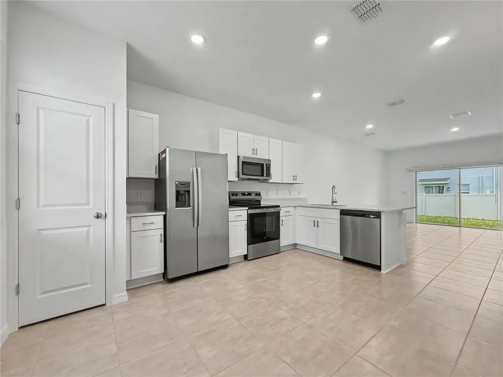 2949 Skyline Loop Kissimmee FL 34758