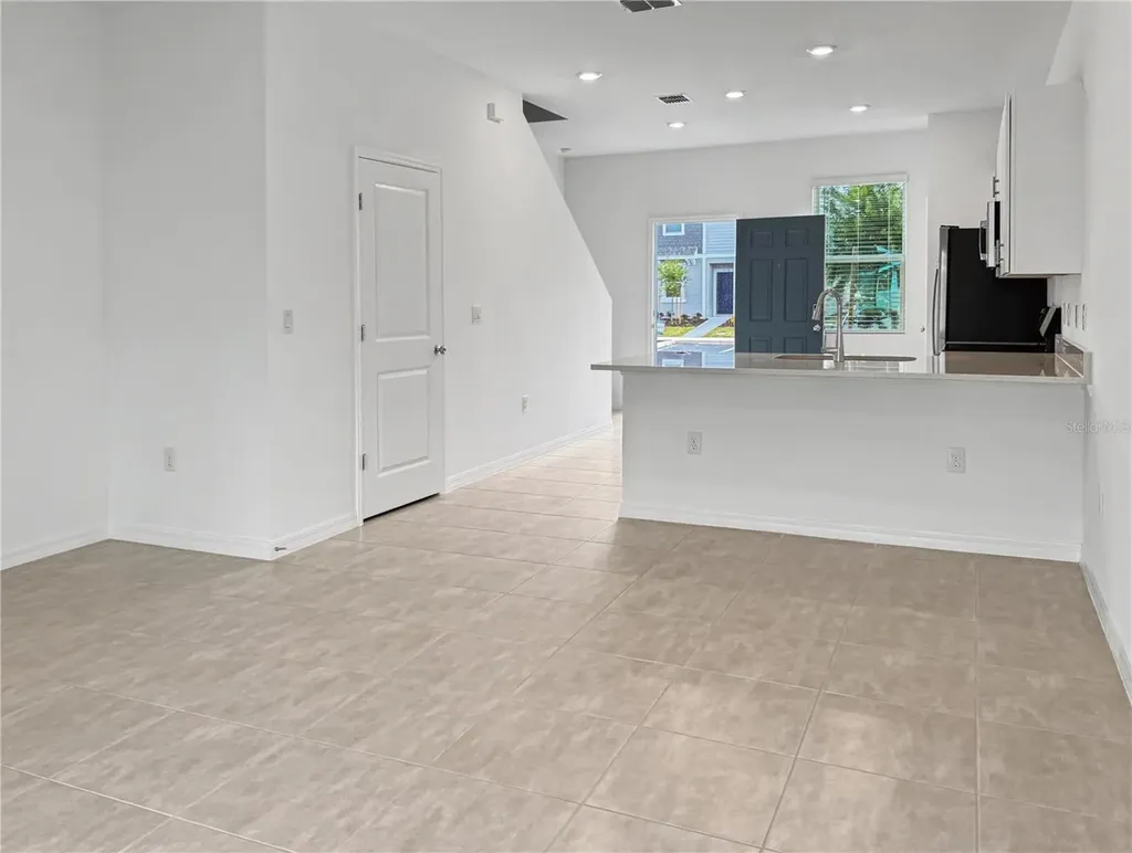 2949 Skyline Loop Kissimmee FL 34758