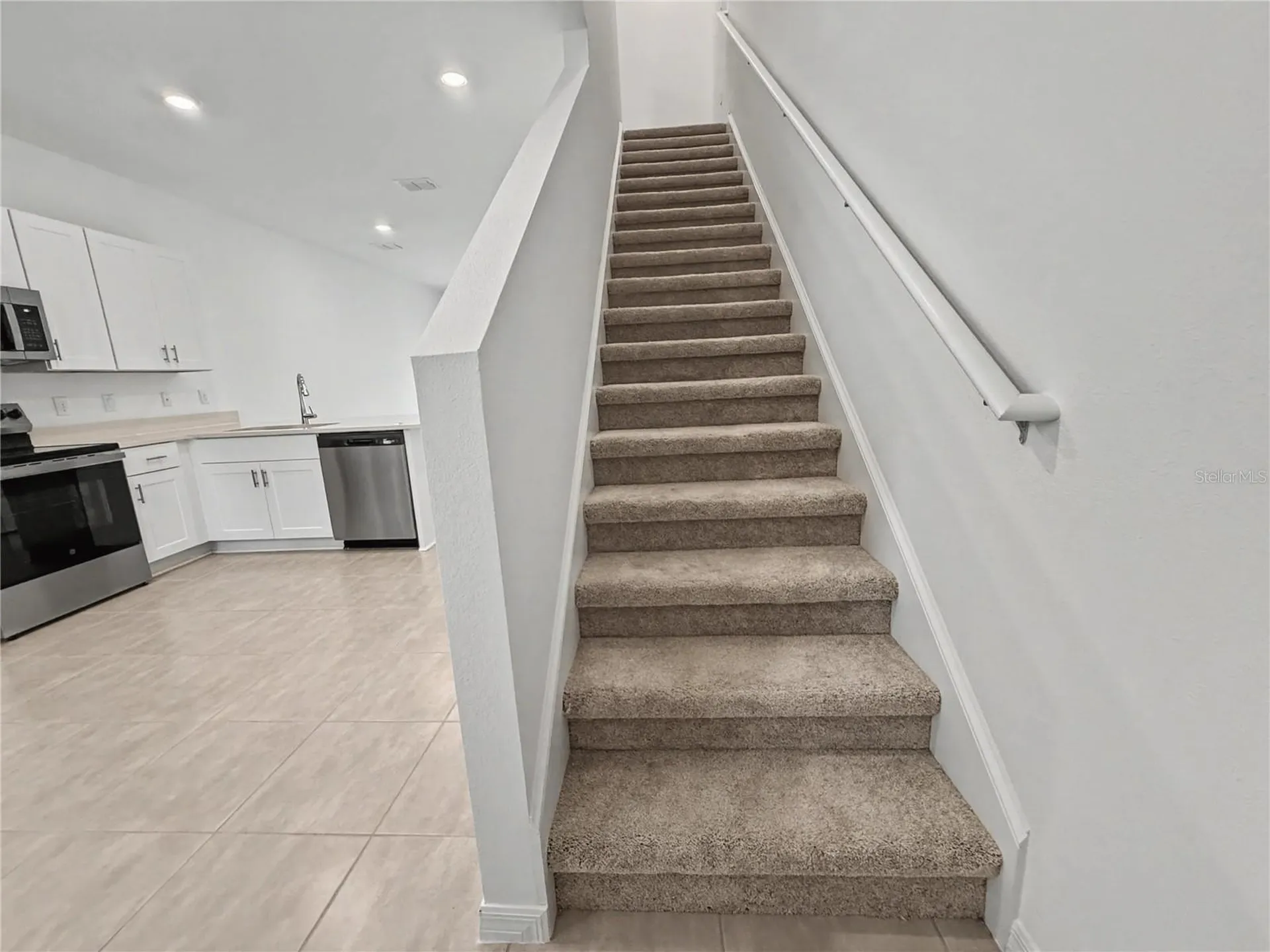 2949 Skyline Loop Kissimmee FL 34758