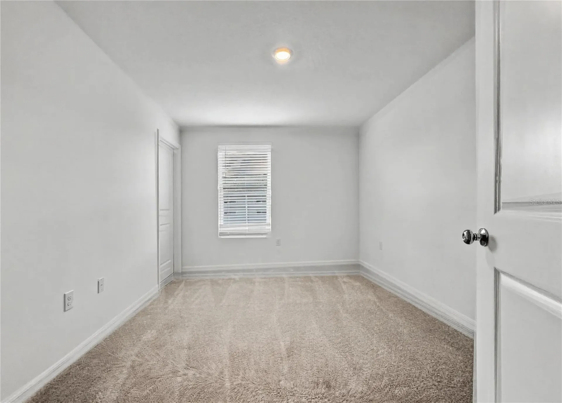 2949 Skyline Loop Kissimmee FL 34758