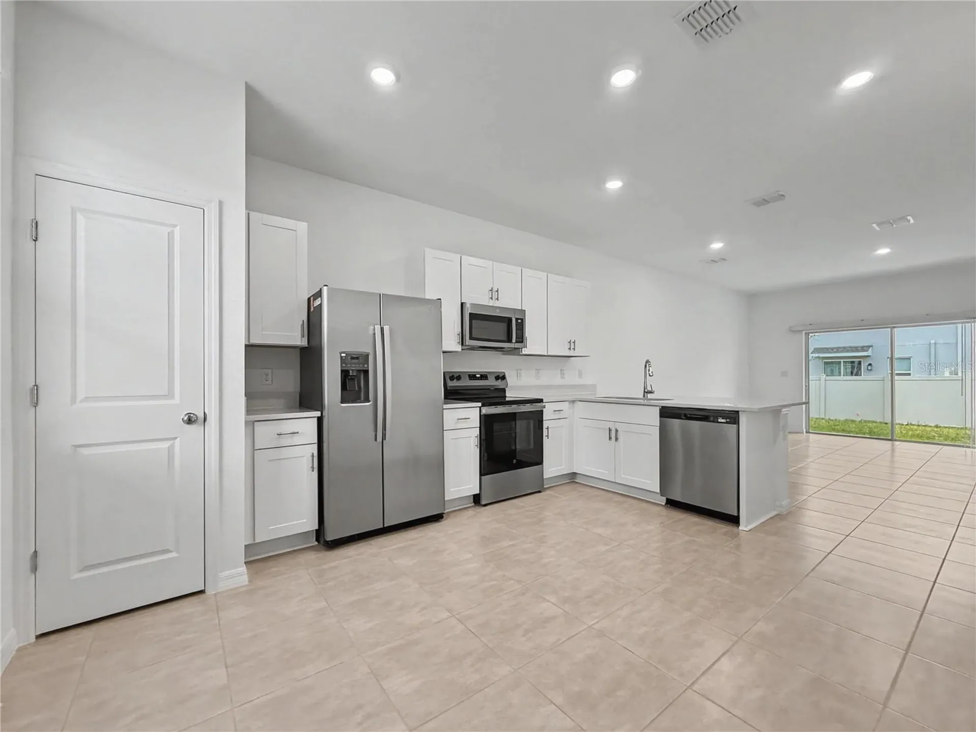 2949 Skyline Loop Kissimmee FL 34758